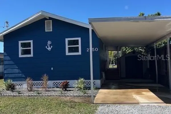 2750 N COMANCHE PT