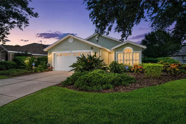 7488 ELEANOR CIR