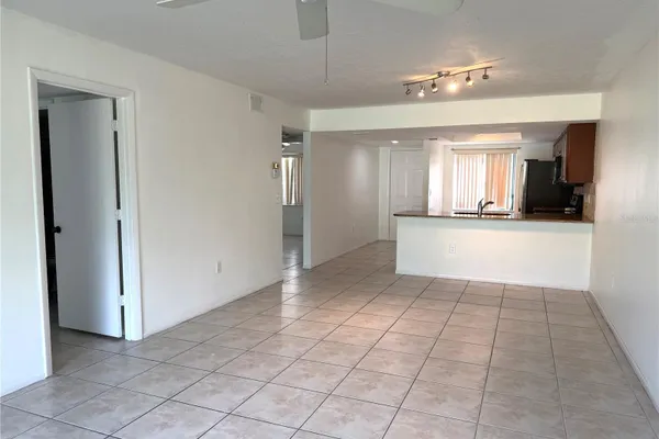 7750 EAGLE CREEK DR 7750