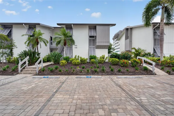 1130 W PEPPERTREE LN 118