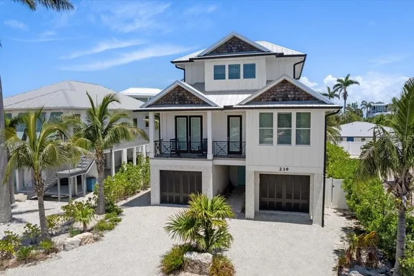 239 S HARBOR DR