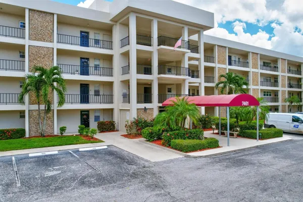 7461 W COUNTRY CLUB DR 408