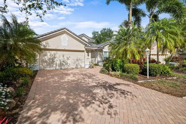 7117 VICTORIA CIR