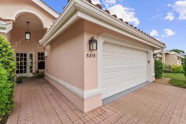 5815 FAIRWOODS CIR
