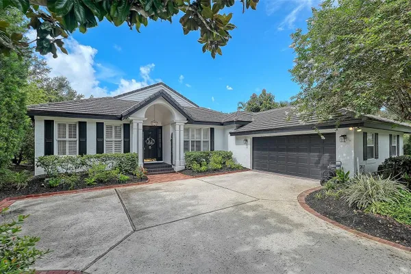 17 BAYHEAD LN
