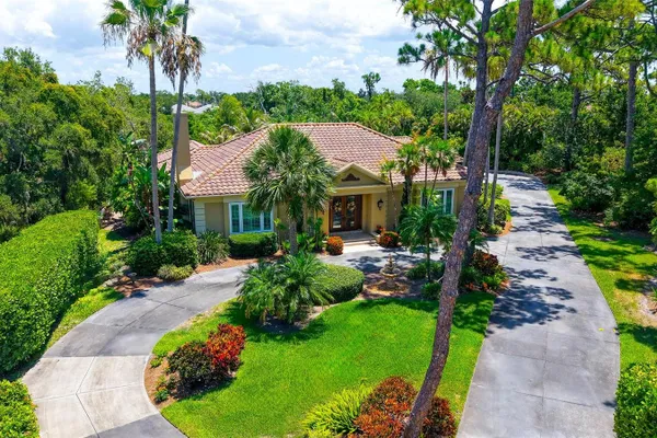 422 BLUE GARDEN LN