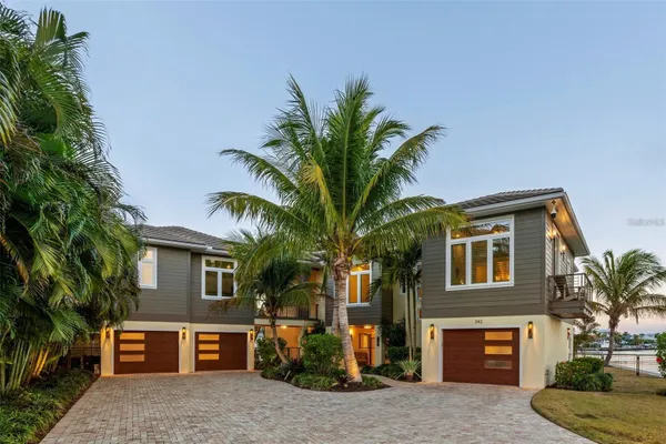 242 OAK AVE