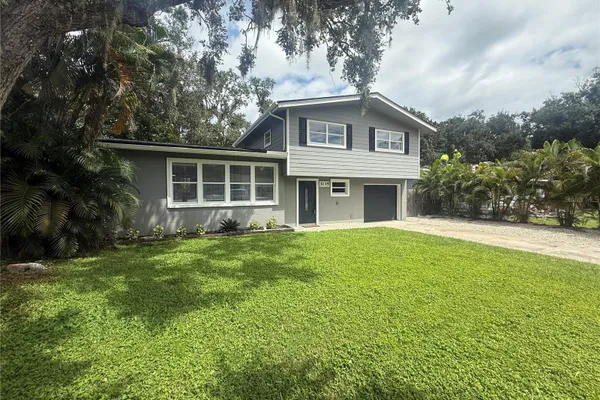 3135 ALTA VISTA ST