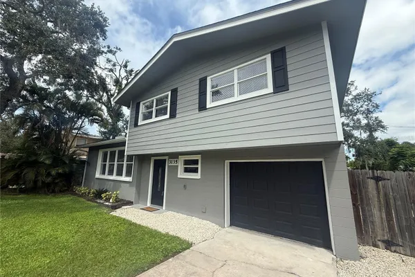 3135 ALTA VISTA ST
