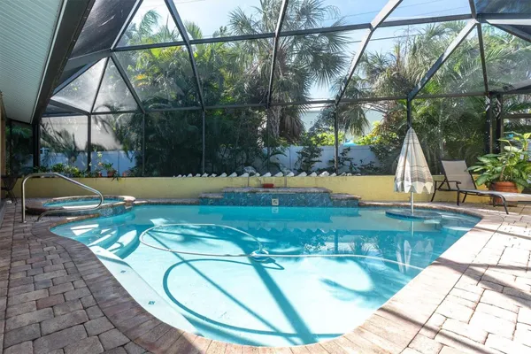 7106 PALM DR