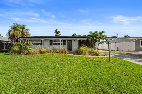 2815 BAY DR