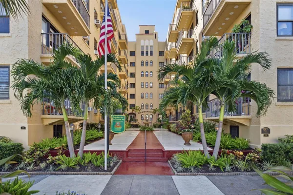 130 4TH AVE 702