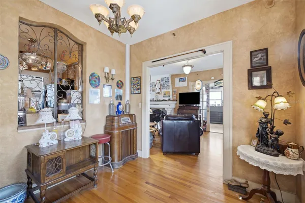 130 4TH AVE 702