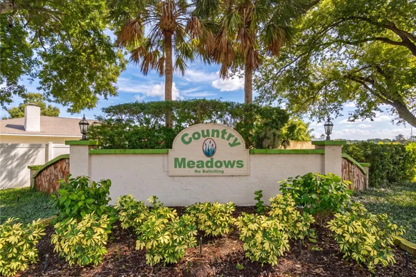 2014 COUNTRY MEADOWS LN