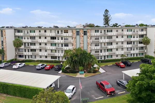 4440 IRONWOOD CIR 409D