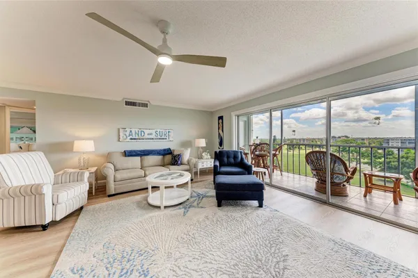 4040 IRONWOOD CIR 702F