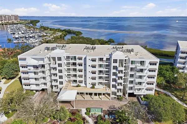 2550 HARBOURSIDE DR 333