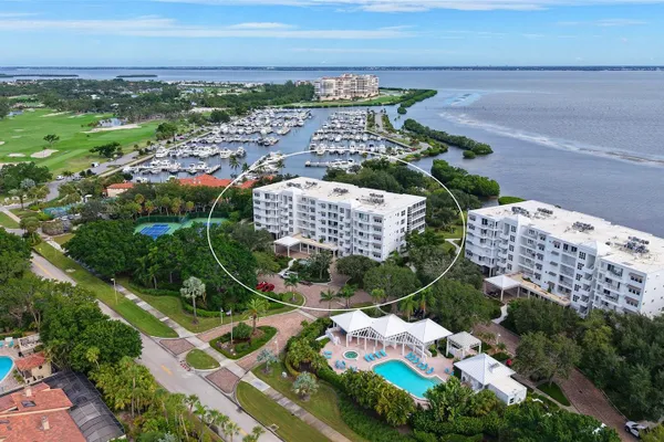 2550 HARBOURSIDE DR 334