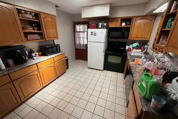 460 W PIERCE ST