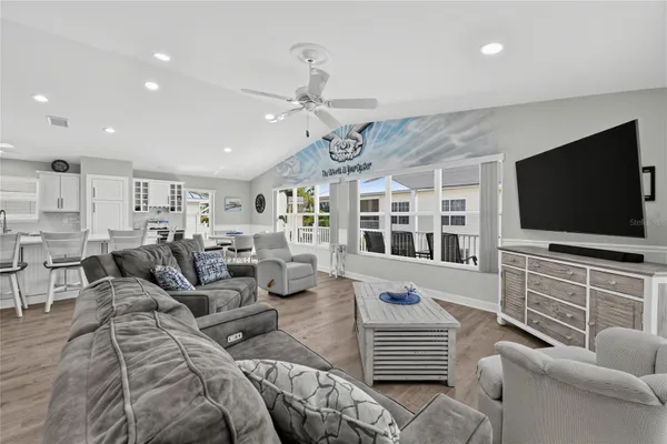 264 S HARBOR DR