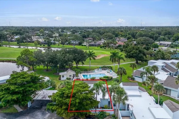 2319 LAKESIDE MEWS B3