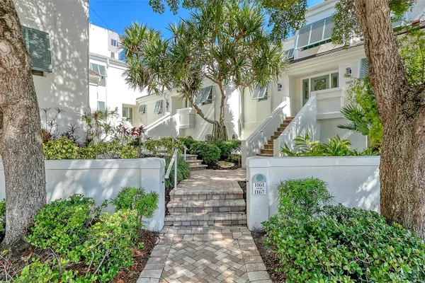 1163 COQUILLE ST 207