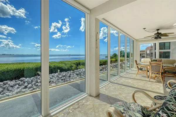 4533 BAY CLUB DR