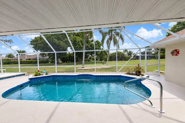 393 VISTA WOOD DR
