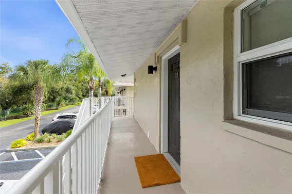936 LA COSTA CIR 10