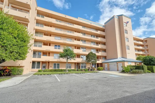 4550 PINEBROOK CIR 203