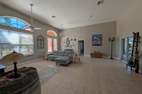 2412 RIO DE JANEIRO AVE