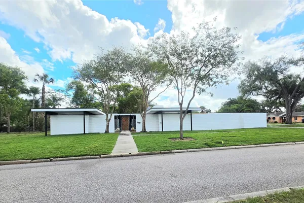 1390 S SWEARINGEN AVE