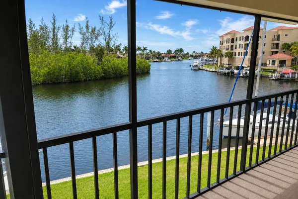 3256 WHITE IBIS CT 325