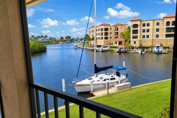 3256 WHITE IBIS CT 325