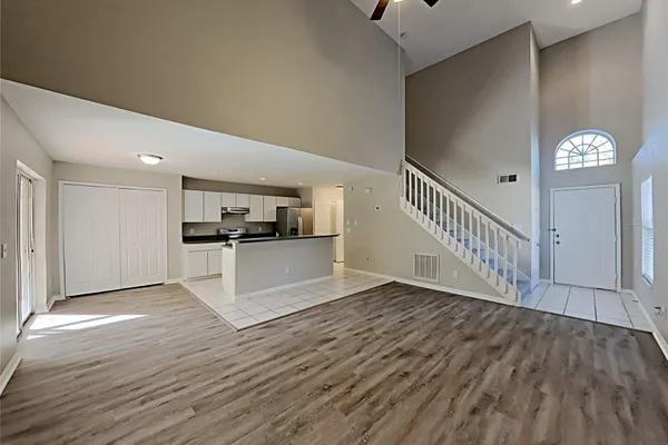 2184 HEATHWOOD CIR