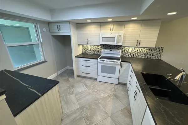 3600 BAL HARBOR BLVD 1G