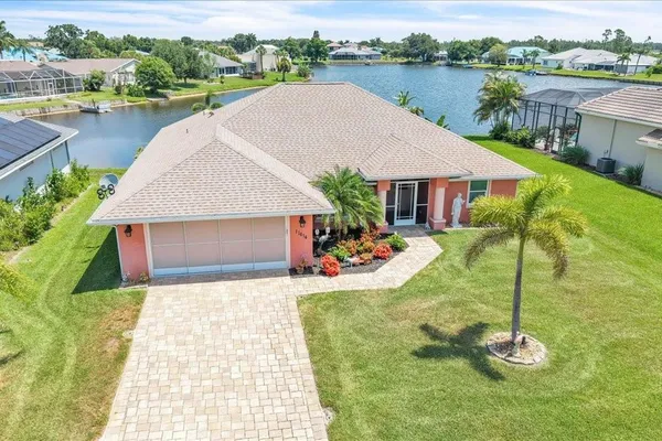 11614 SW COURTLY MANOR DR