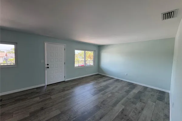 1258 BARBARA DR 202
