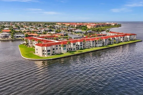 1 COLONY POINT DR 1C