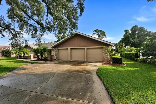 7913 BROADMOOR PINES BLVD