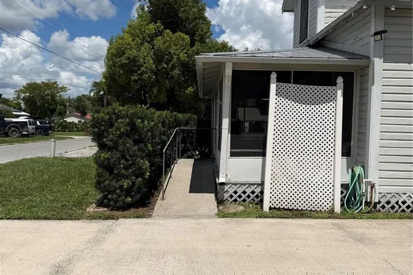 146 N HERNANDO AVE