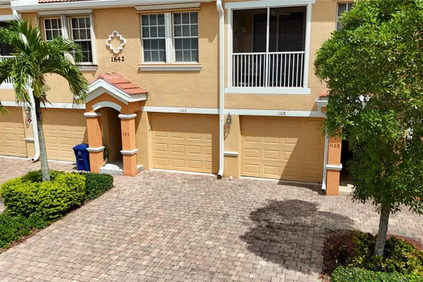 1842 CONCORDIA LAKE CIR 1102