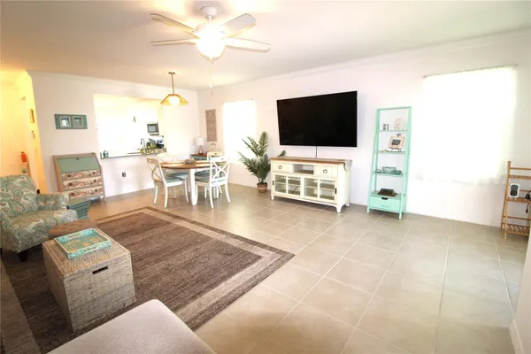 3885 COBBLESTONE LN