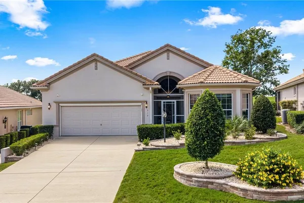 512 W DOERR PATH