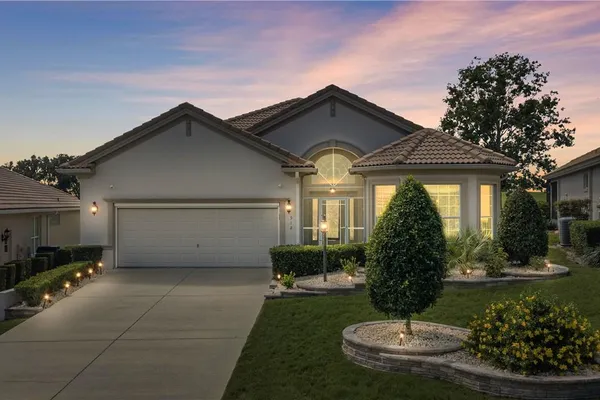 512 W DOERR PATH
