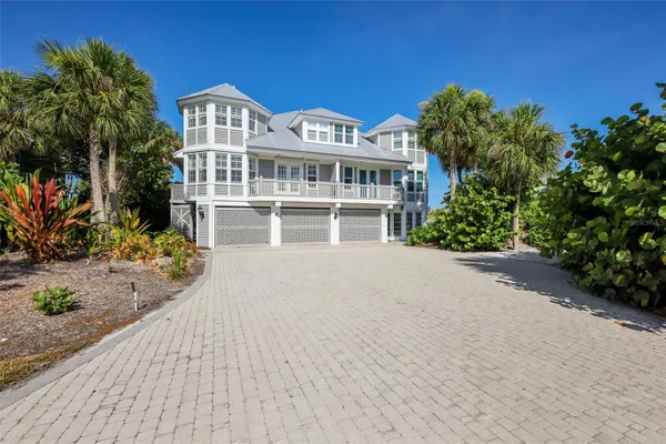 17 SEAWATCH DR
