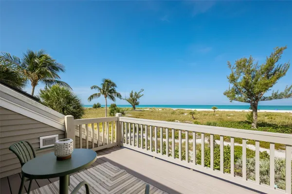 17 SEAWATCH DR