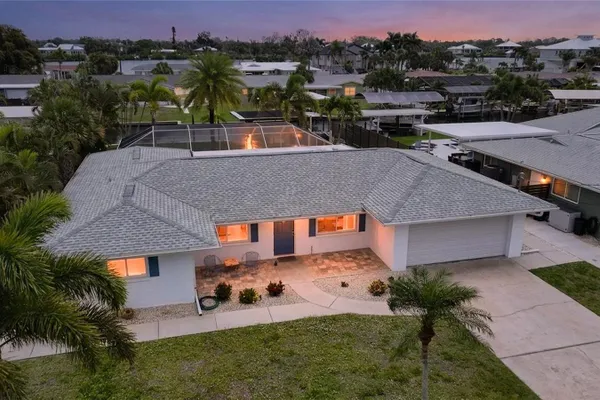 1433 LEMON BAY DR