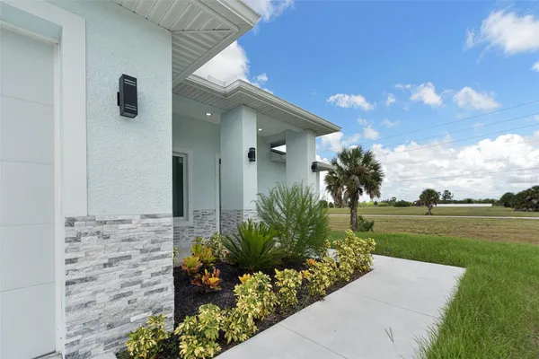 13 TEAK LN