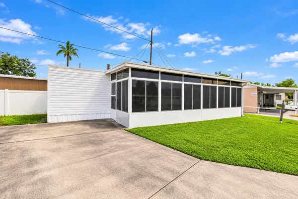 12766 SEMINOLE BLVD 3